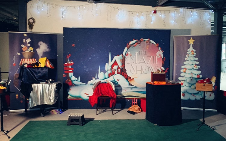 decor spectacle de Noel zibé le mazicien